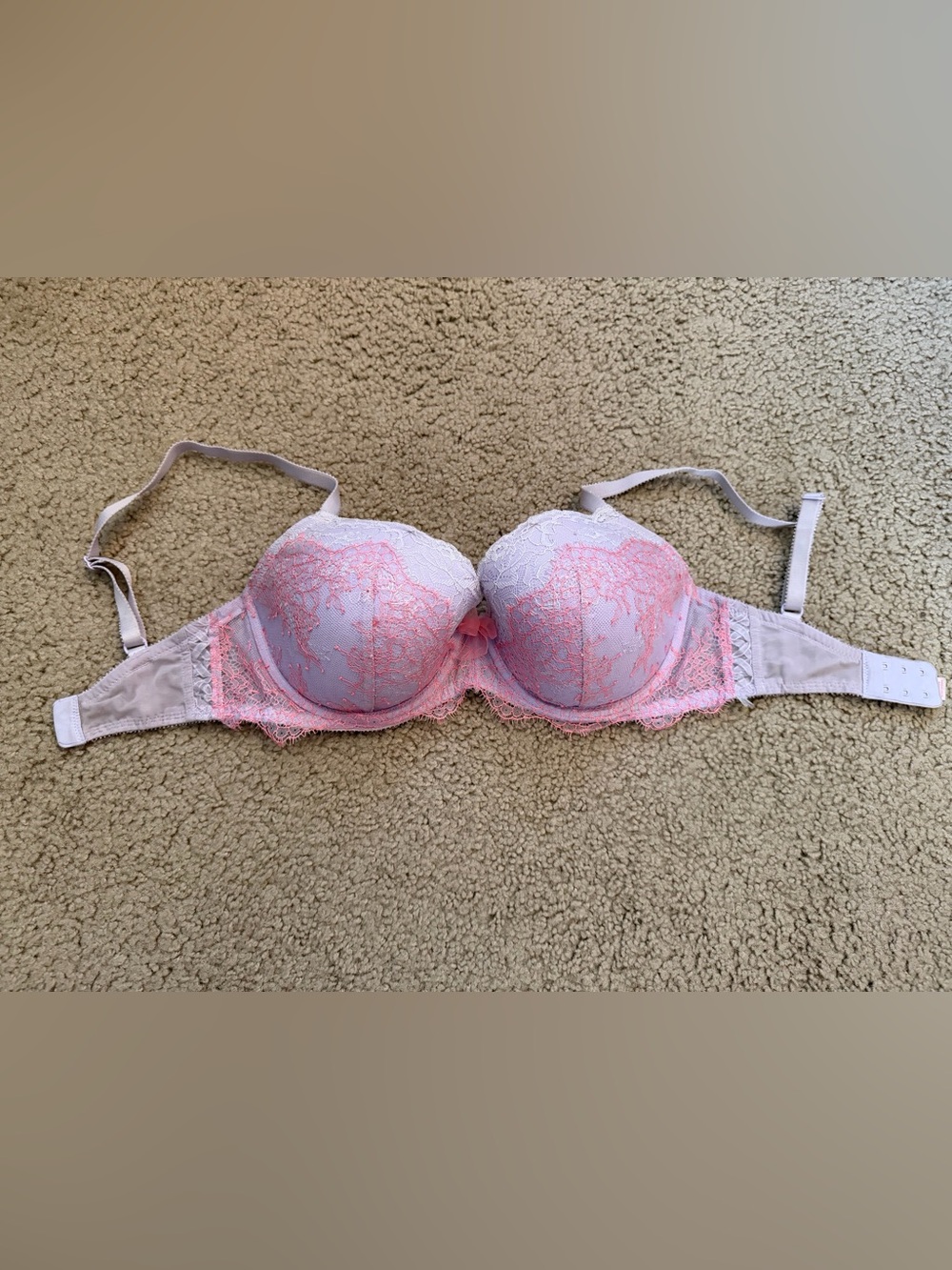 Victoria’s Secret Lavender Lace Bra 32DDD